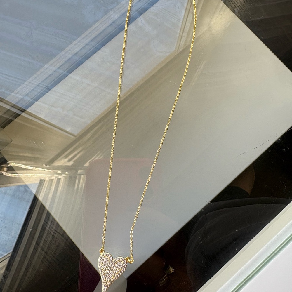 Stunning gold heart drop necklace